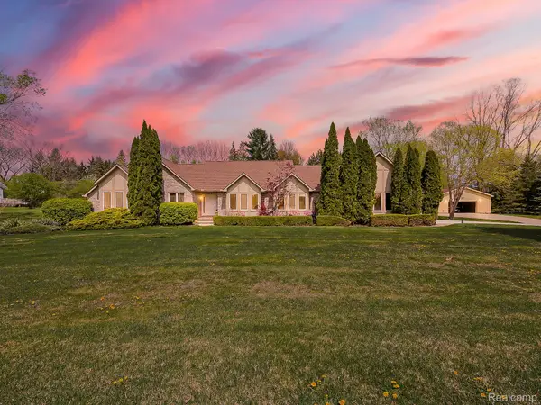 49202 Cheshire Lane, Canton, MI 48187
