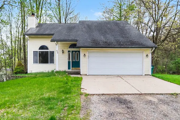 959 E Maple Street, Holly, MI 48442