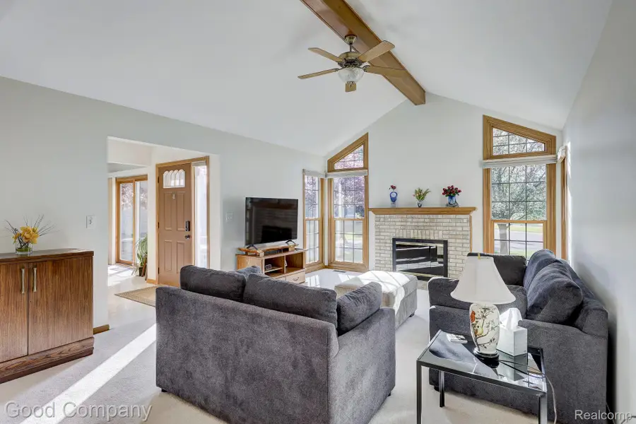 48390 Seawind Court, Utica, MI 48315 - #2