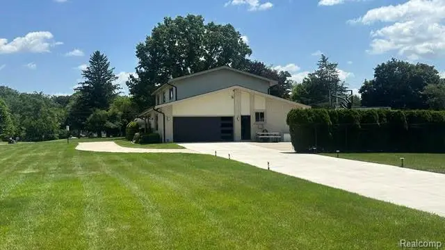 23345 Thorncliffe Street, Southfield, MI 48033 - #3