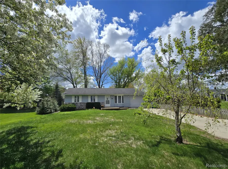 1855 Luneta Court, Commerce Township, MI 48382 - #2