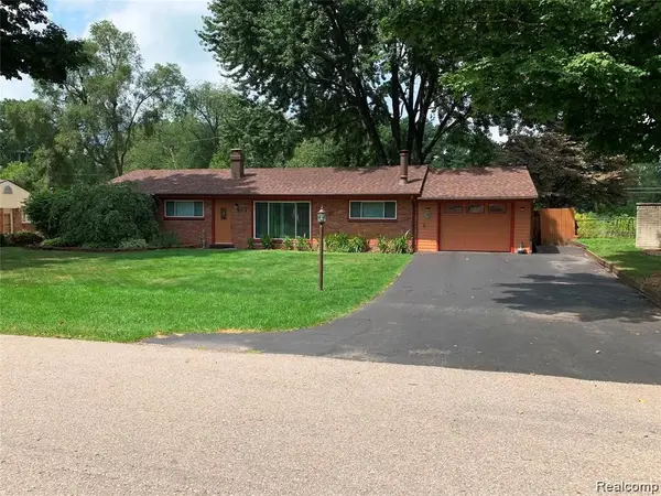 1693 Ashstan Drive, WalledLake, MI 48390