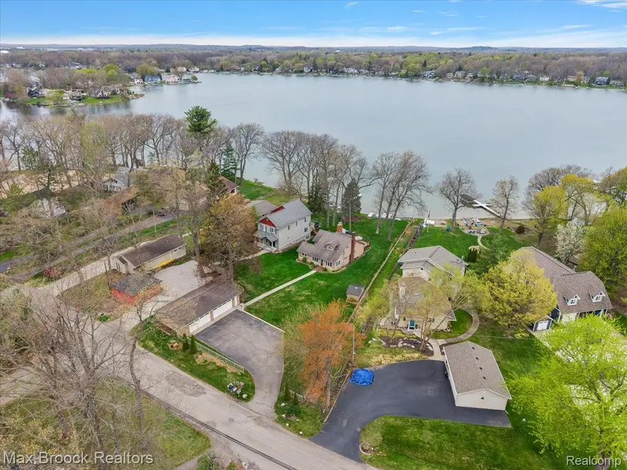 3650 Covert Road, Waterford, MI 48328 - #2