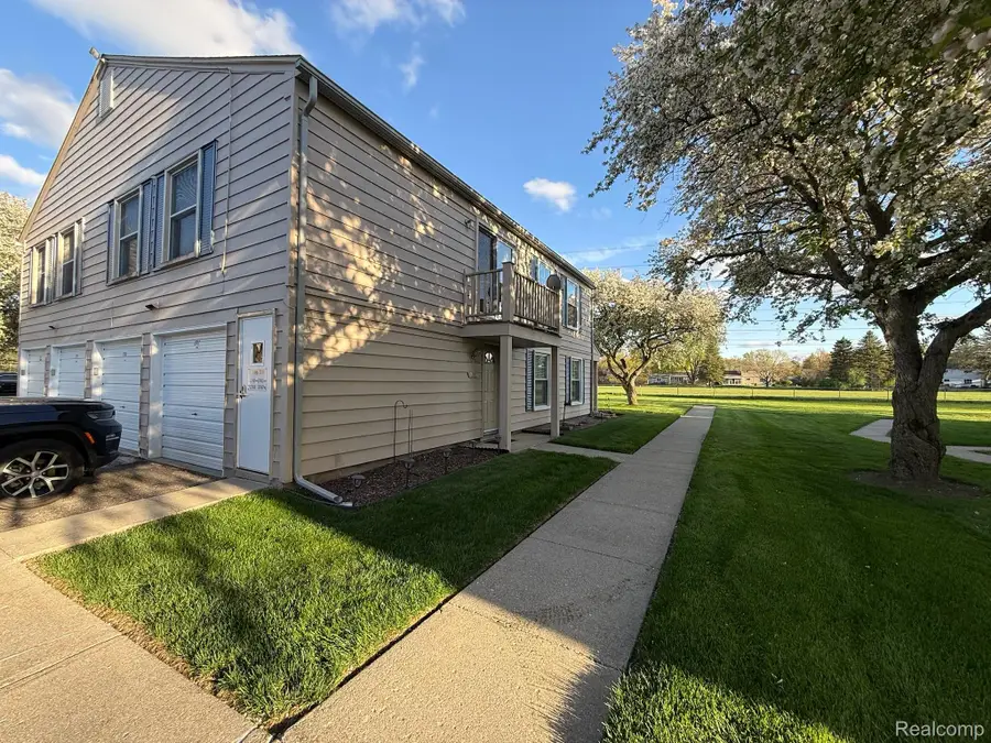 2761 Fox Hollow Court, Orion, MI 48360 - #2