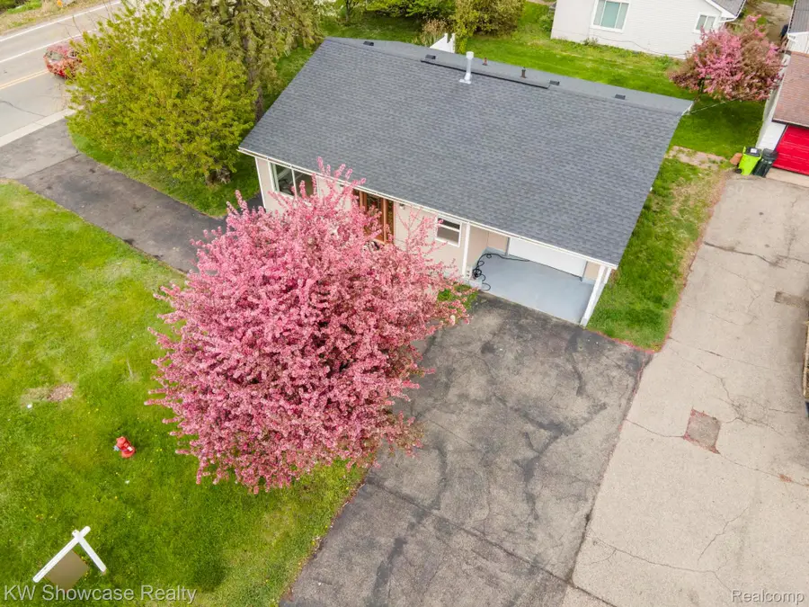 7969 Richardson Road, West Bloomfield, MI 48323 - #2