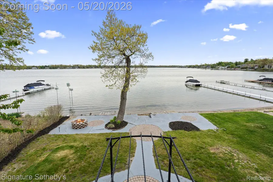 727 Mcdougal Drive, Waterford, MI 48327 - #2