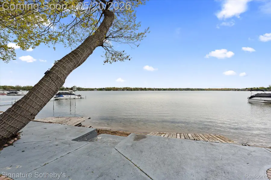 727 Mcdougal Drive, Waterford, MI 48327 - #3