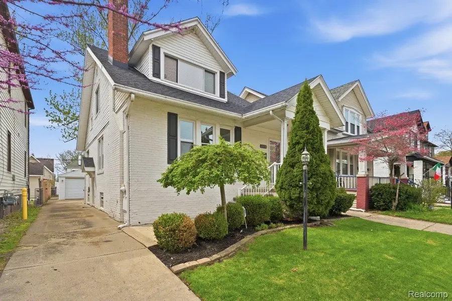 1373 Beaconsfield Avenue, Grosse Pointe Park, MI 48230 - #3