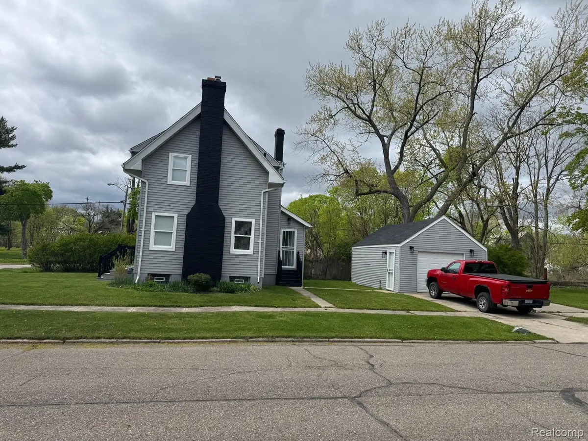 1102 W Dayton Street, Flint, MI 48504 - #1