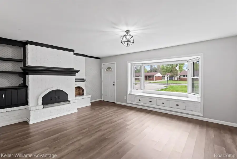 2479 Ivanhoe Drive, West Bloomfield, MI 48324 - #3