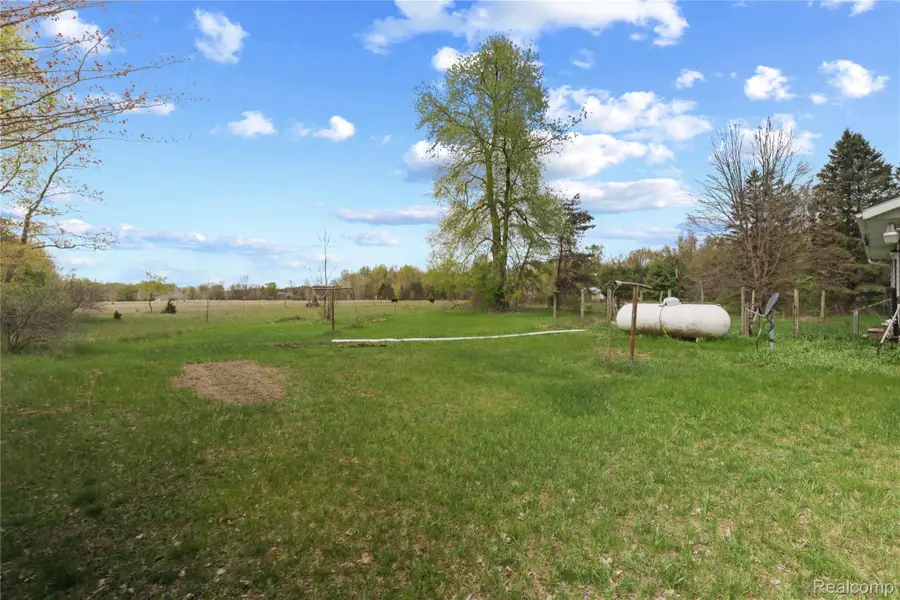 11497 W Fillmore Road, Sumner, MI 48889 - #3