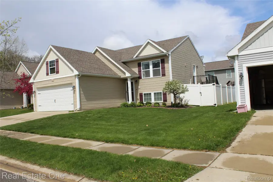 8662 Pinnebog River Drive, Fowlerville, MI 48836 - #2