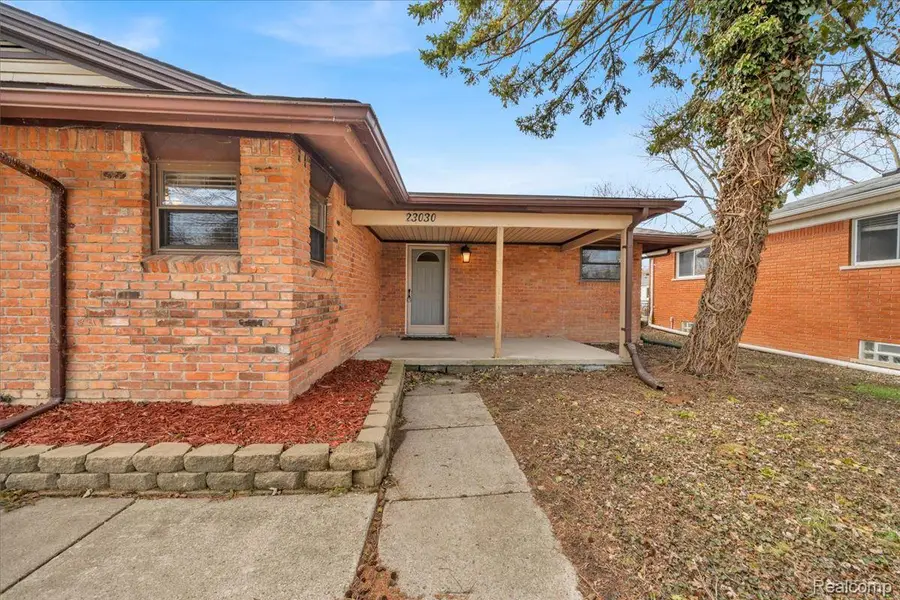 23030 Edgewater Street, Saint Clair Shores, MI 48082 - #3