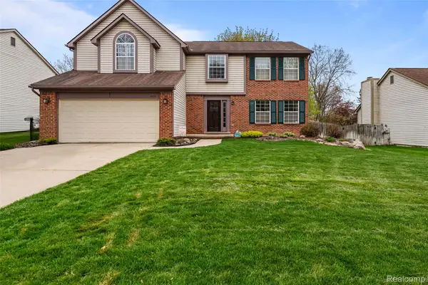 4325 Heatherstone Drive, Waterford, MI 48329