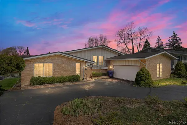 3036 Shawnee Lane, Waterford, MI 48329