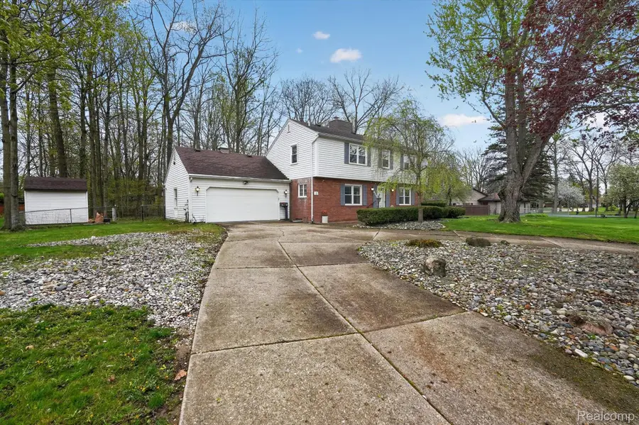 6225 Sierra Pass, Flint, MI 48532 - #2