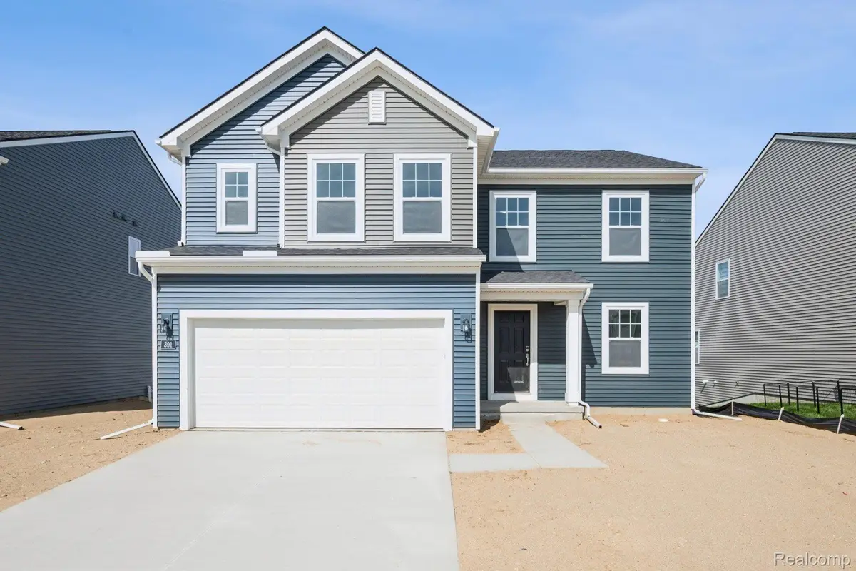 391 Edge Brook Drive W, Holly, MI 48442 - #1