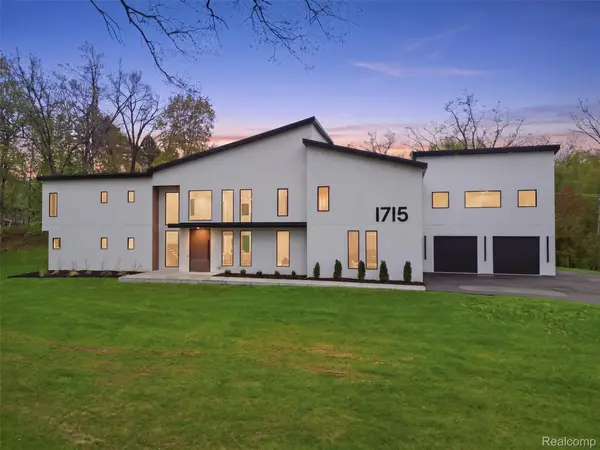 1715 Lone Pine Road, BloomfieldHills, MI 48302