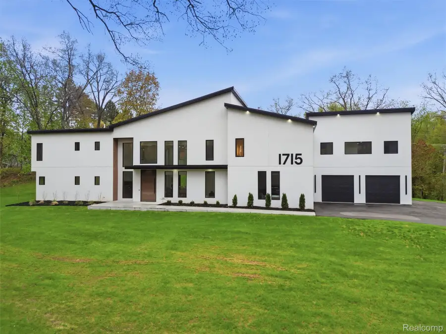 1715 Lone Pine Road, Bloomfield, MI 48302 - #2