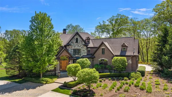9716 Hadley Road, Clarkston, MI 48348