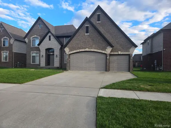 15342 Amberfield Drive, Macomb, MI 48042