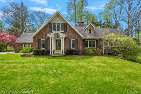 3900 S Ellamae Road, Oakland, MI 48363