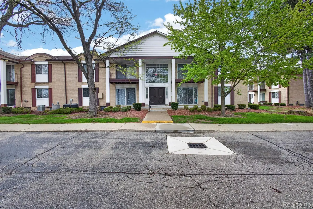 29200 Gloede Drive, Warren, MI 48088 - #1