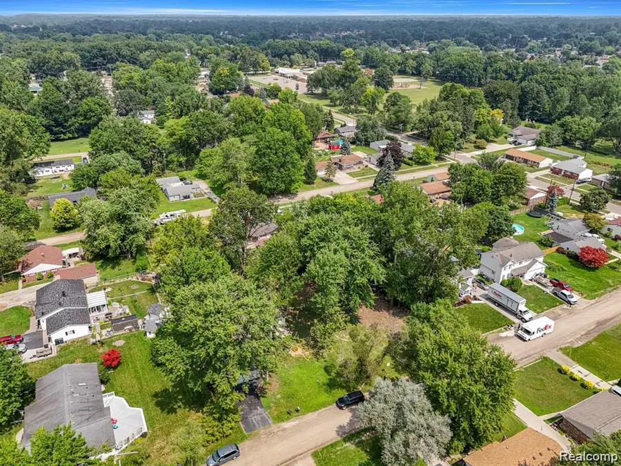 33712 Melton Avenue, Westland, MI 48185 - #3