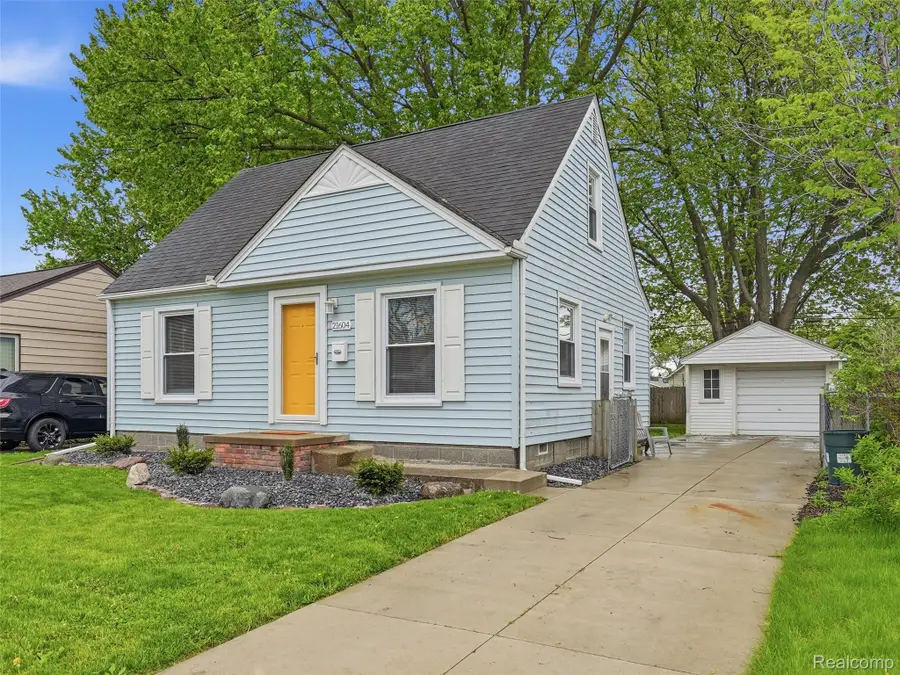21604 Alger Street, Saint Clair Shores, MI 48080 - #2
