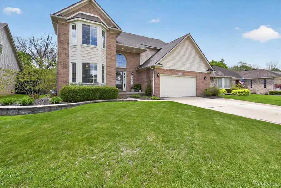 27073 Hawthorne Boulevard, Flat Rock, MI 48134 - #2