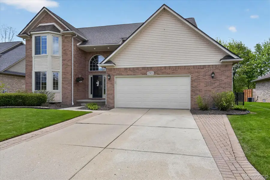 27073 Hawthorne Boulevard, Flat Rock, MI 48134 - #3