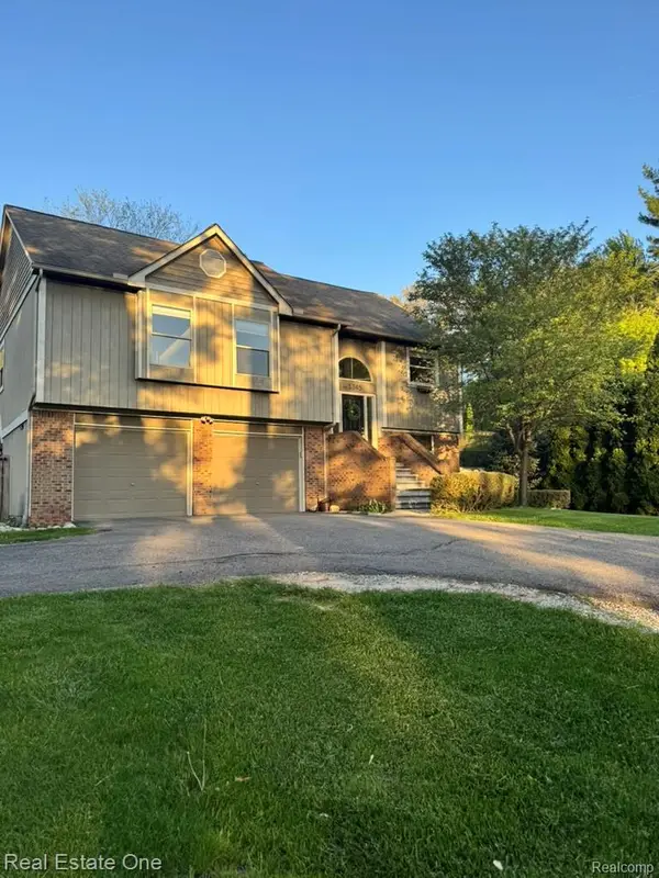 1345 S Milford Road, Milford, MI 48381