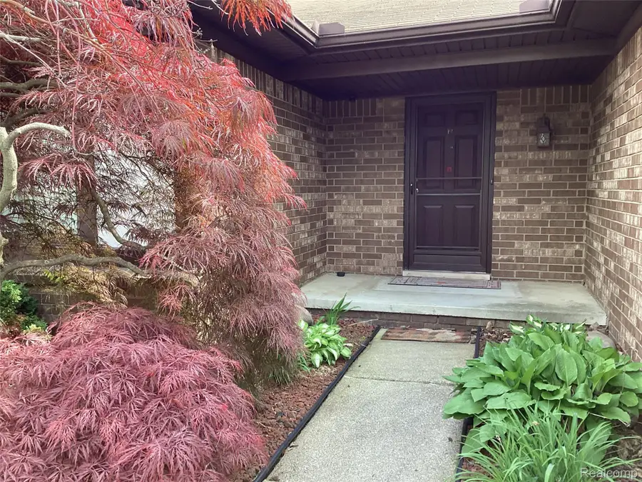 14446 SE Longview Drive, Sterling Heights, MI 48313 - #2