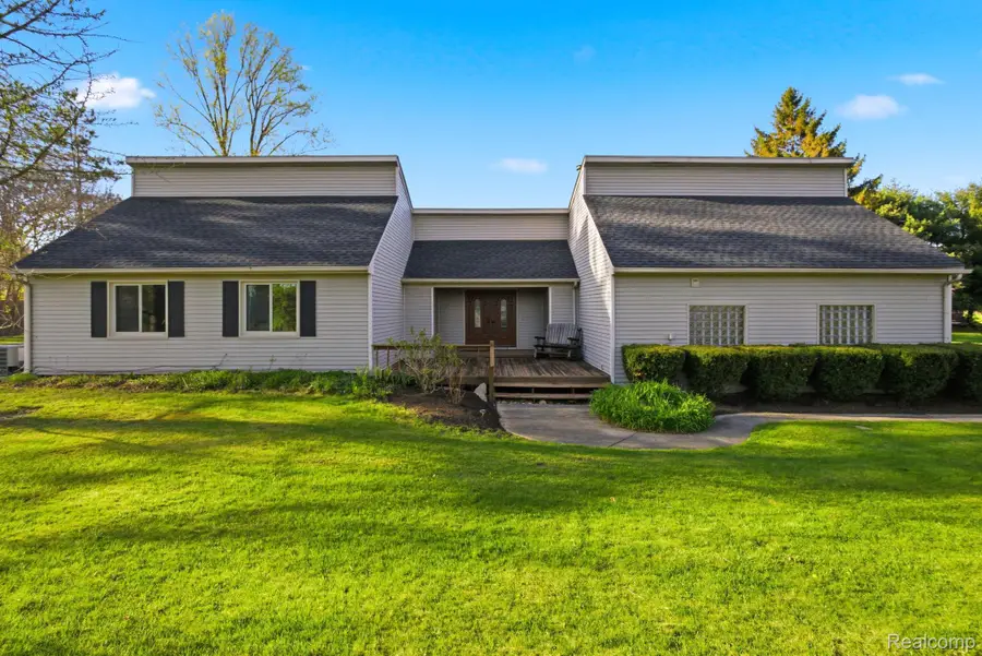 2411 Wixom Trail, Milford, MI 48381 - #2