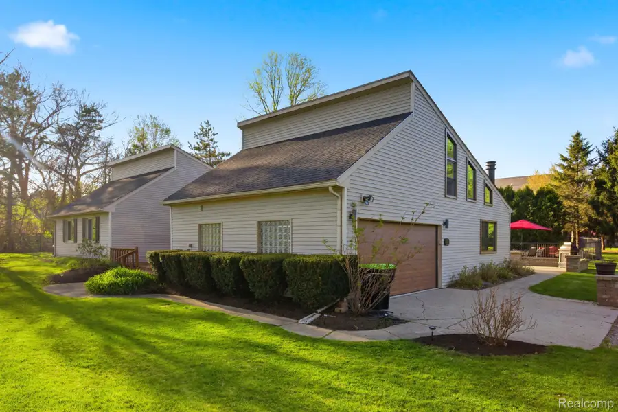 2411 Wixom Trail, Milford, MI 48381 - #3