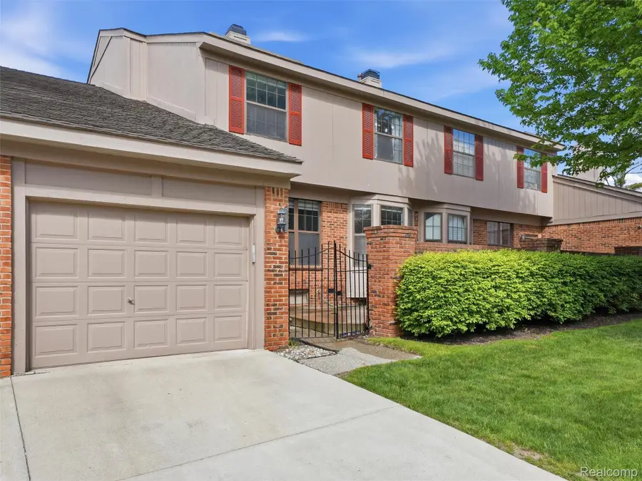 7342 Meadowridge Drive, West Bloomfield, MI 48322 - #2