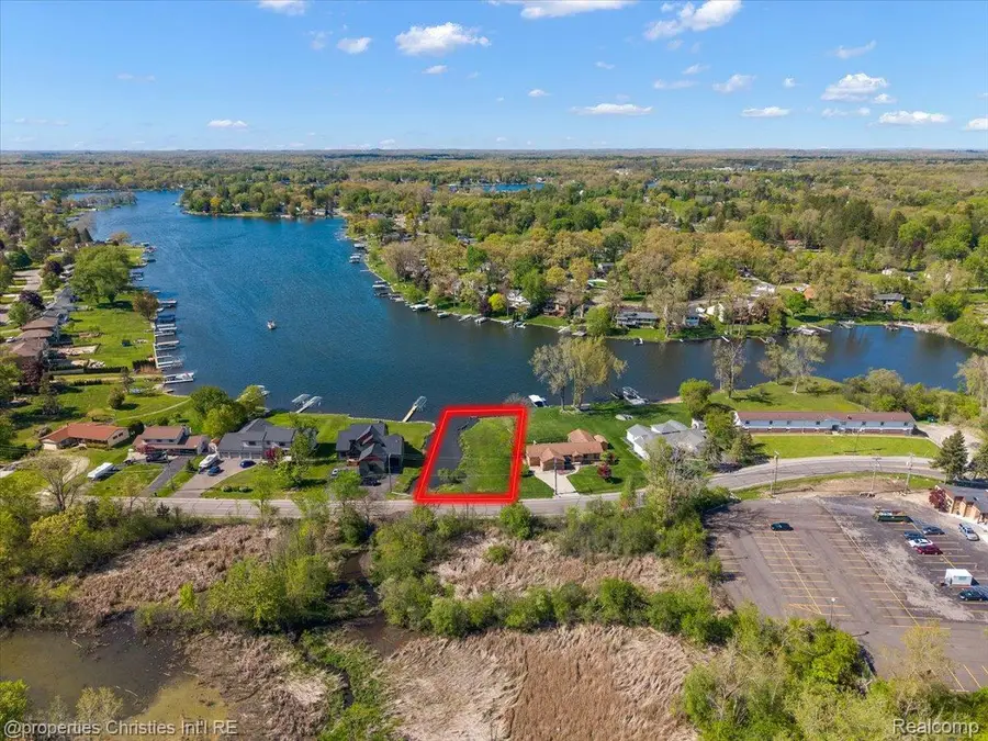 188 Wolverine Drive, Wolverine Lake, MI 48390 - #2