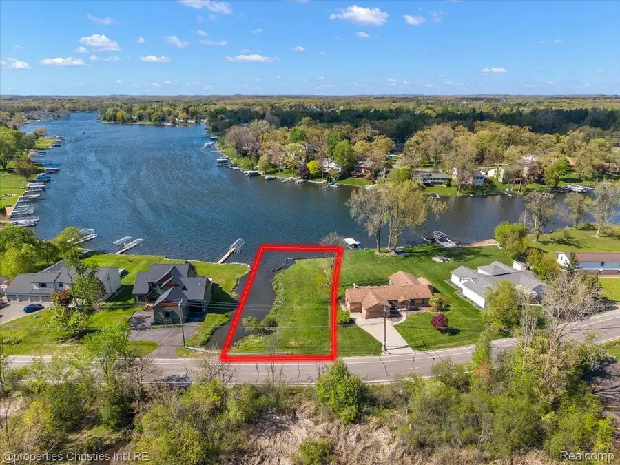188 Wolverine Drive, Wolverine Lake, MI 48390 - #3