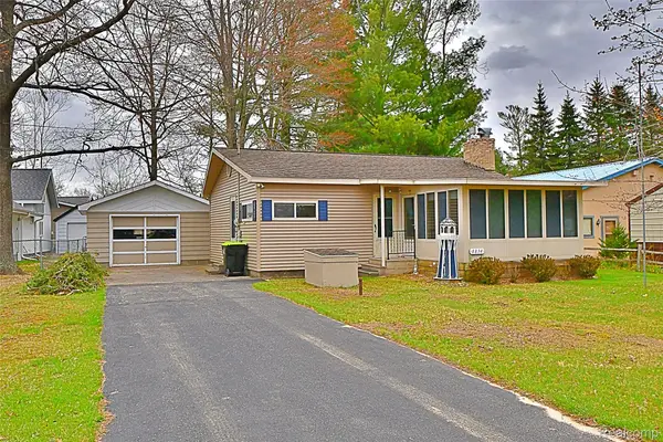 8834 Iroquois Trail, StHelen, MI 48656