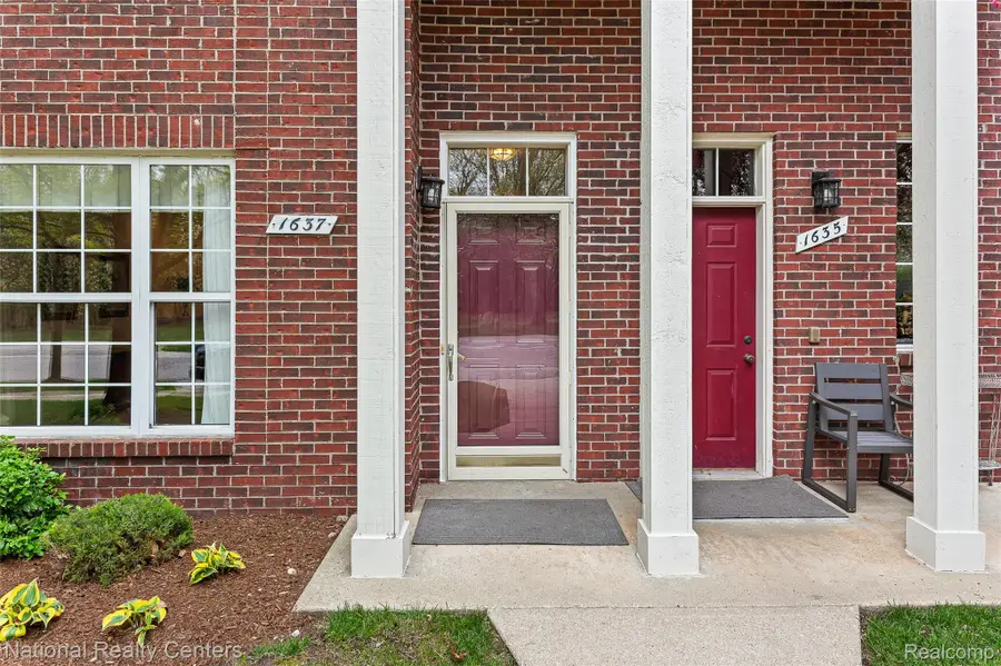 1637 Deepwood Circle, Rochester, MI 48307 - #3