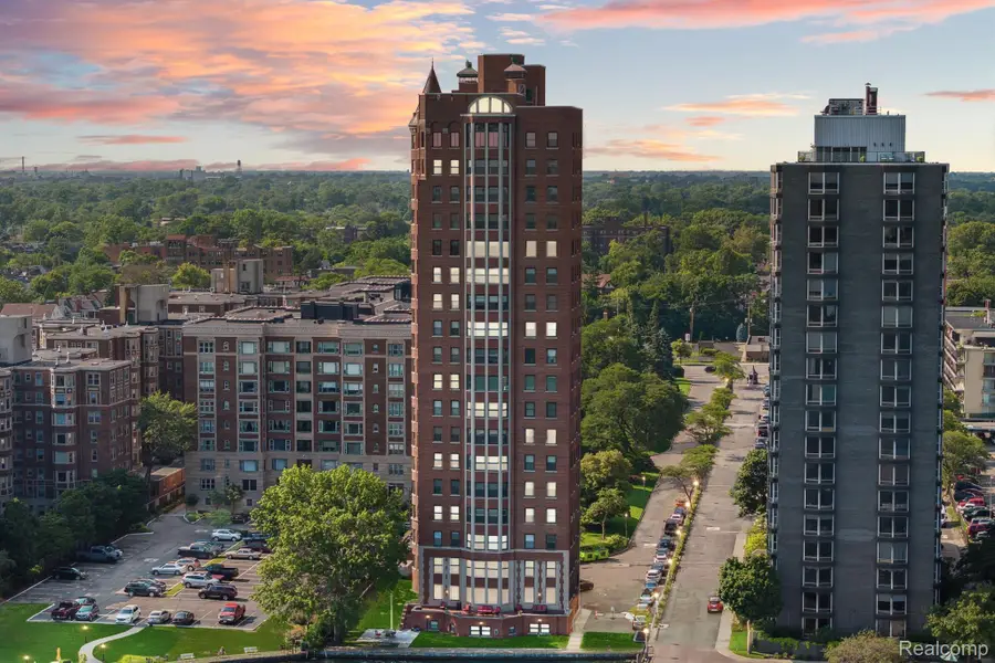 8162 E Jefferson Avenue #7B, Detroit, MI 48214 - #2