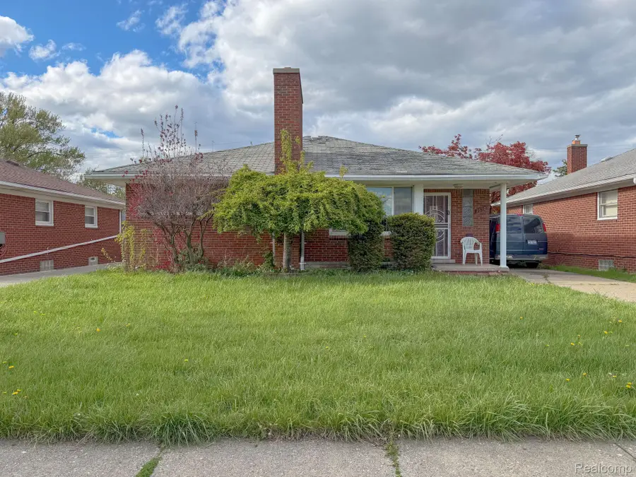 16525 Ego Avenue, Eastpointe, MI 48021 - #2