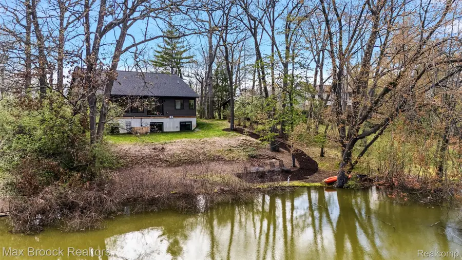 2404 Uplong Street, West Bloomfield, MI 48324 - #2