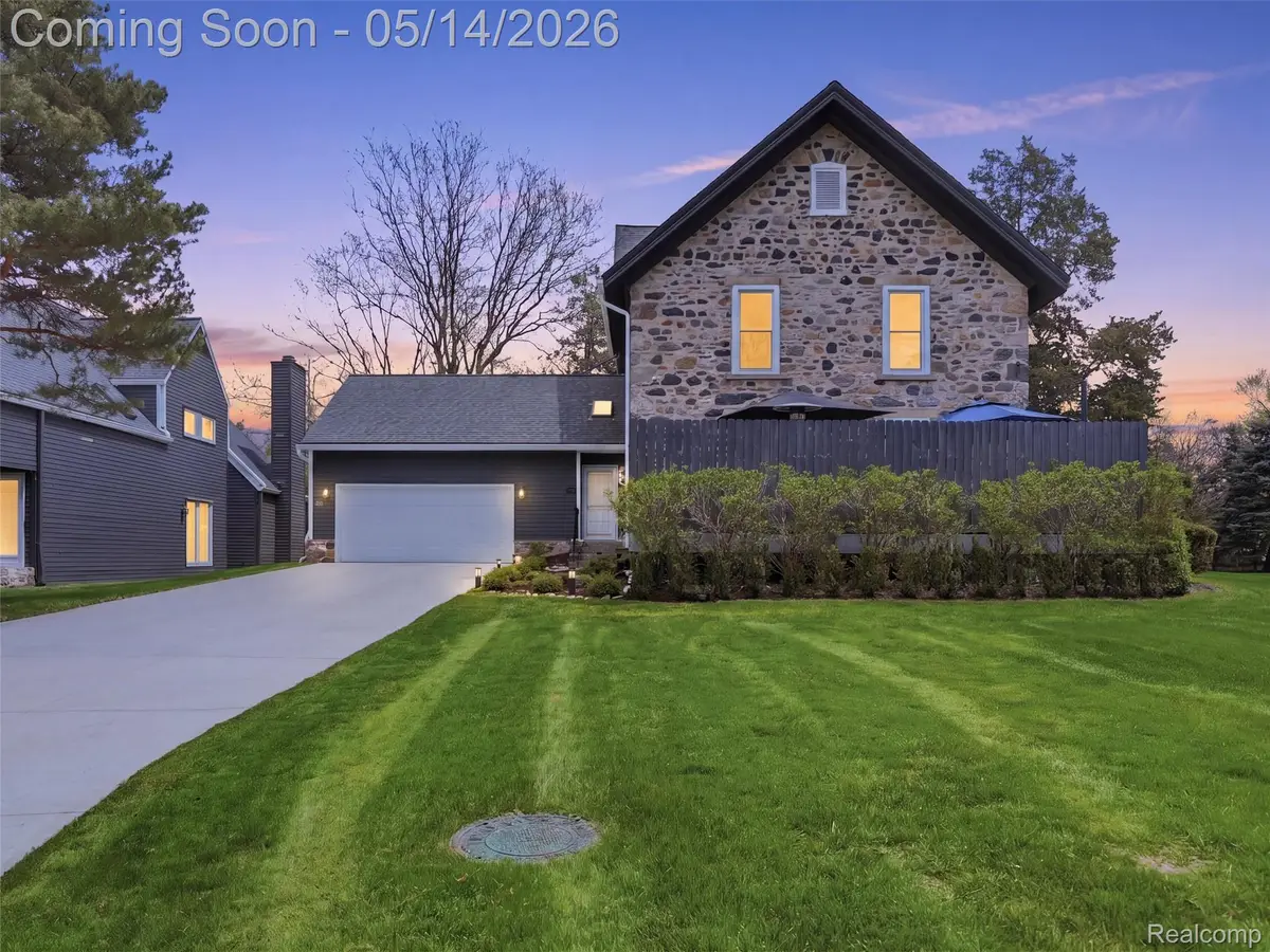 7475 Pinehurst Circle, Bloomfield, MI 48301 - #1