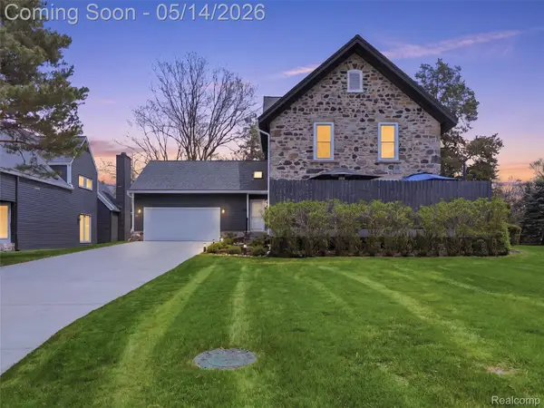 7475 Pinehurst Circle, BloomfieldHills, MI 48301