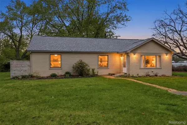20052 Pine Street, Brownstown, MI 48183