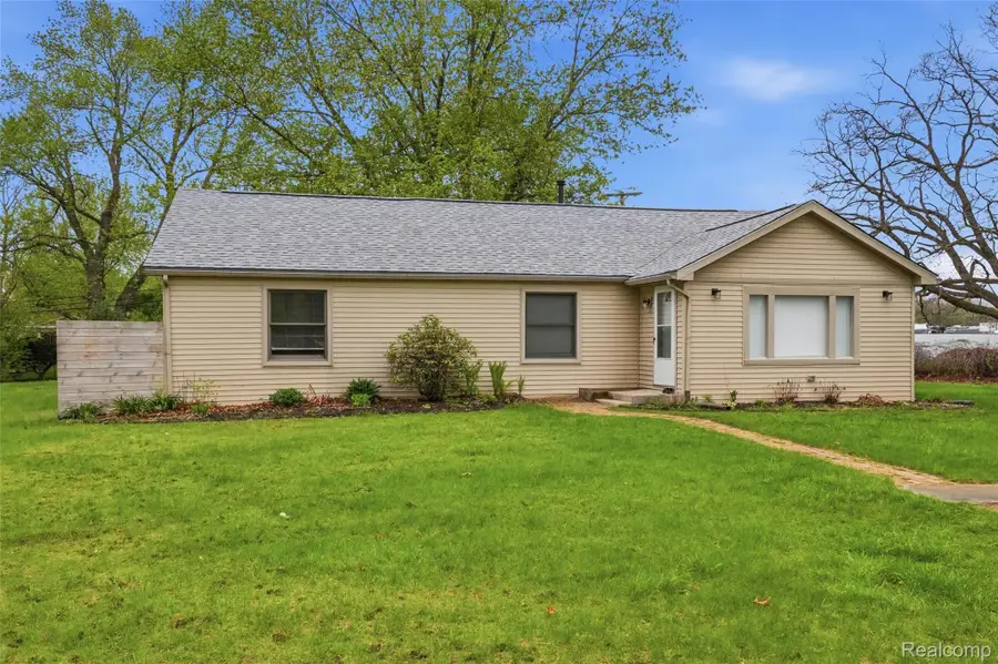 20052 Pine Street, Brownstown, MI 48183 - #3
