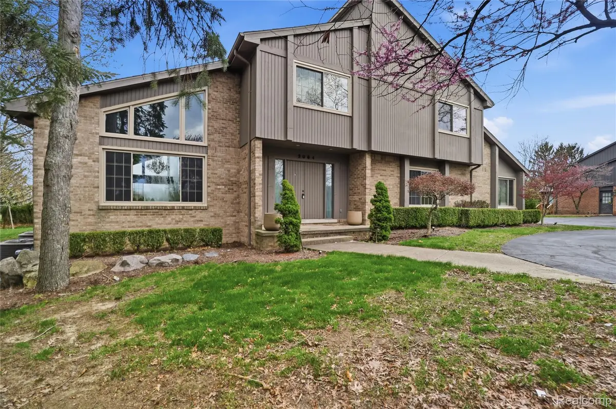 2084 Wabeek Hill Court, Bloomfield Hills, MI 48302 - #1