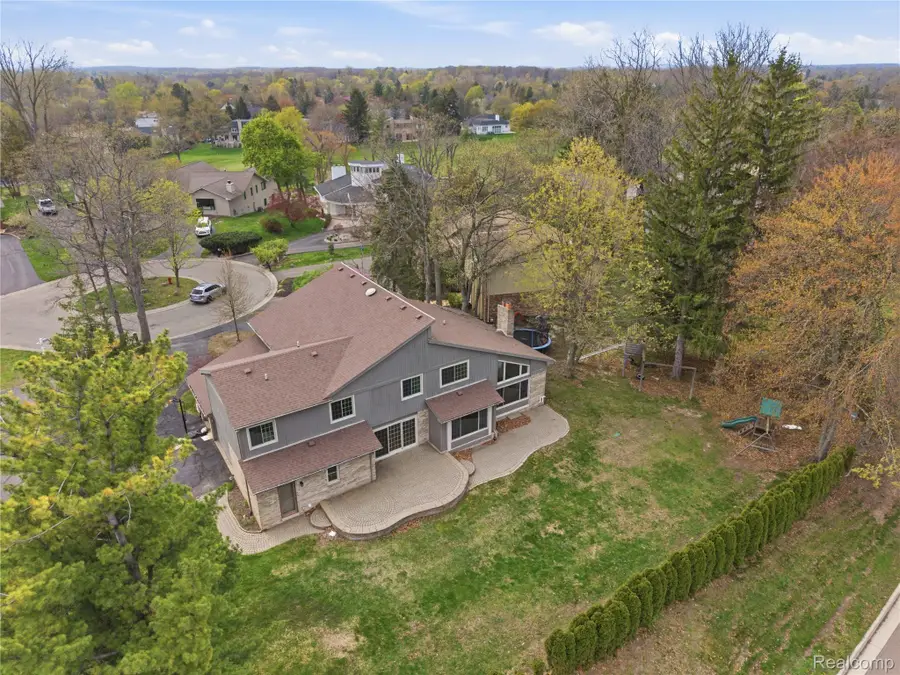 2084 Wabeek Hill Court, Bloomfield Hills, MI 48302 - #3