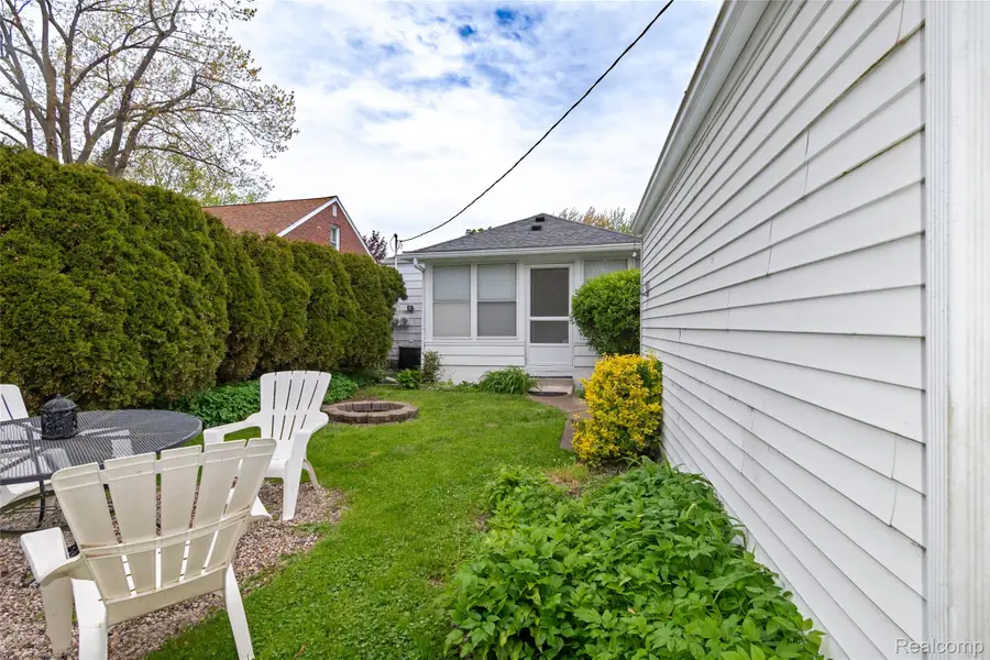 13113 Chestnut Street, Southgate, MI 48195 - #3